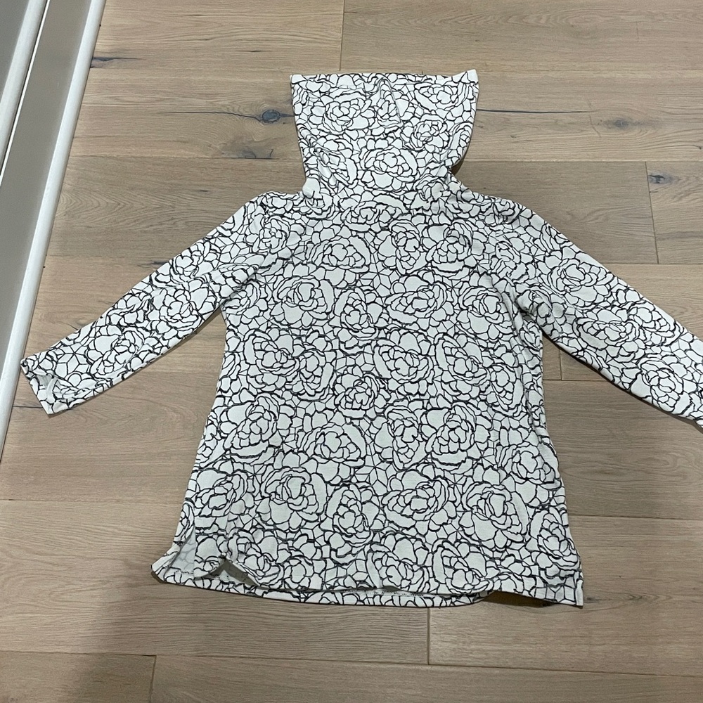 Floral Patterned cowl neck by Cathy brand 3/4 sleeve